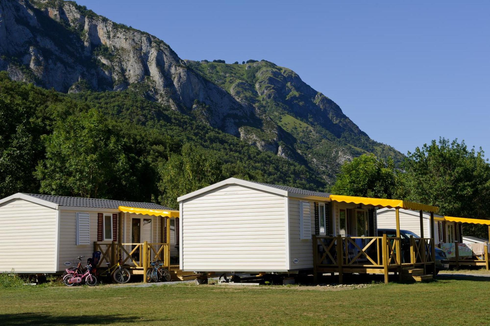 Camping Familial - Parc Aquatique - Grande Aire De Jeux A La Montagne Agos-Vidalos Экстерьер фото